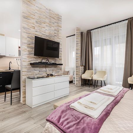 Galaxy Apartement Lift Parking Budapest Bagian luar foto