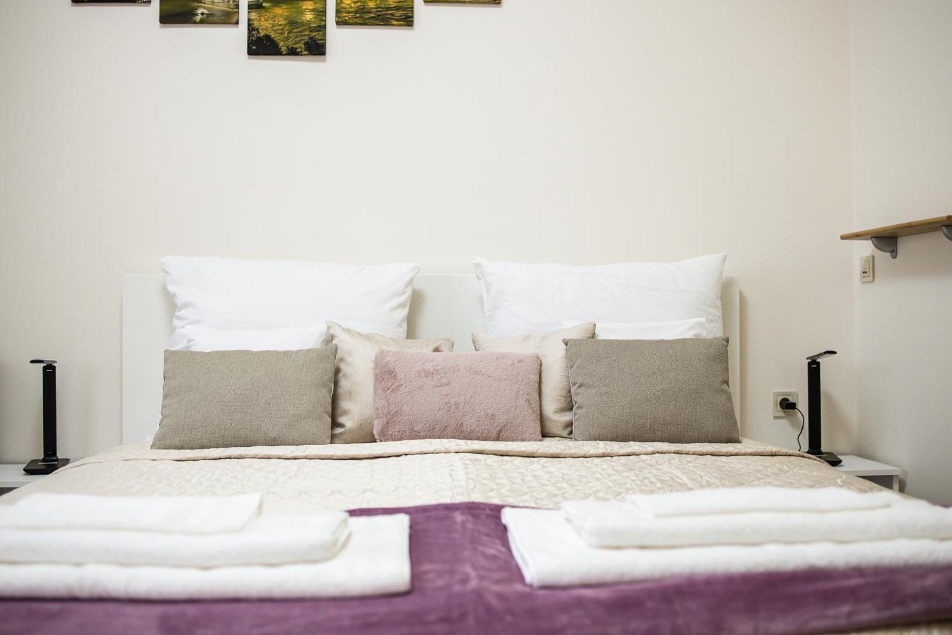 Galaxy Apartement Lift Parking Budapest Bagian luar foto